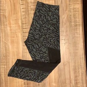 Lululemon sheer panel workout pants